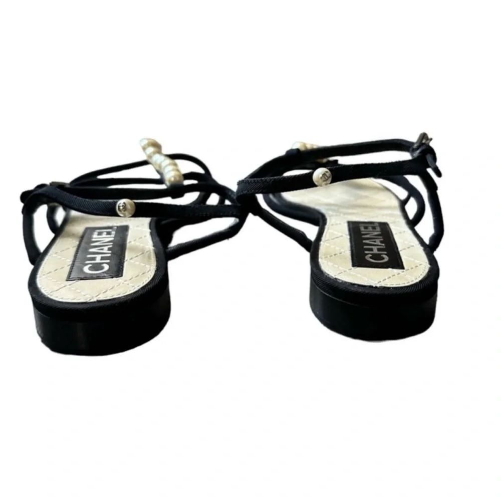 Chanel Black Leather Flat sandals Size 36.5